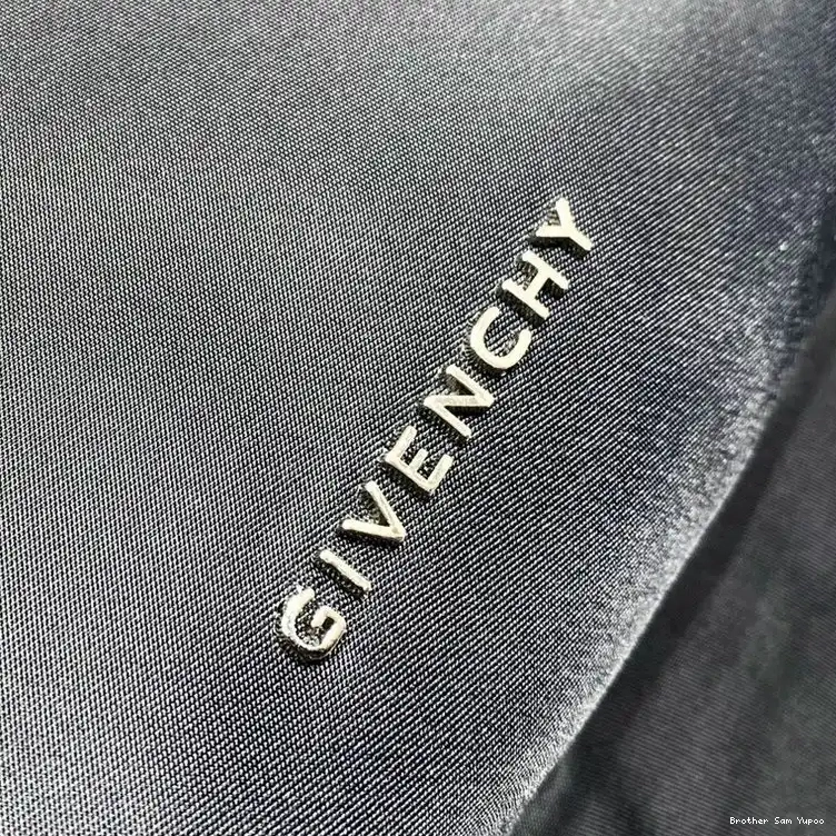 Brother Sam Yupoo Bag Givenchy 2209SW0065 0327